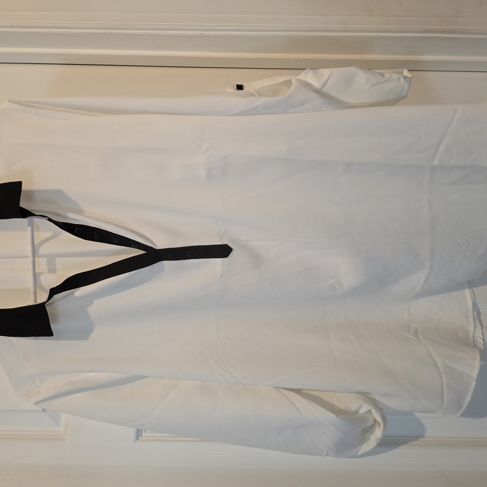 Kenneth Cole Reaction White Shirt with Black Accents